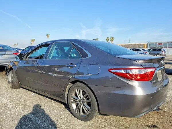 4T1BF1FK1GU217058 2016 TOYOTA CAMRY - Image 2