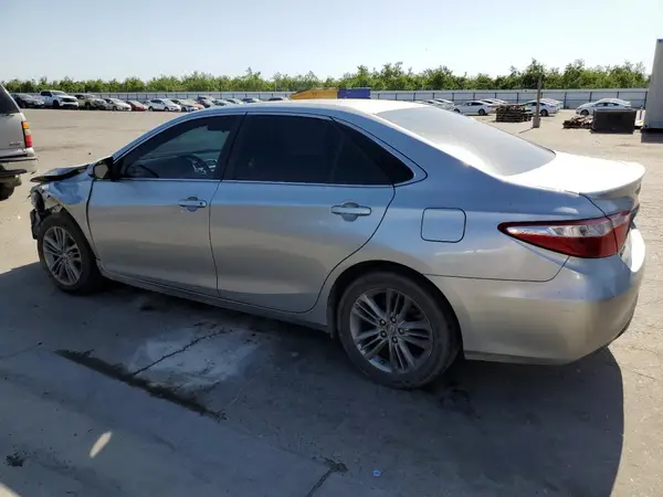 4T1BF1FK1GU217965 2016 TOYOTA CAMRY - Image 2