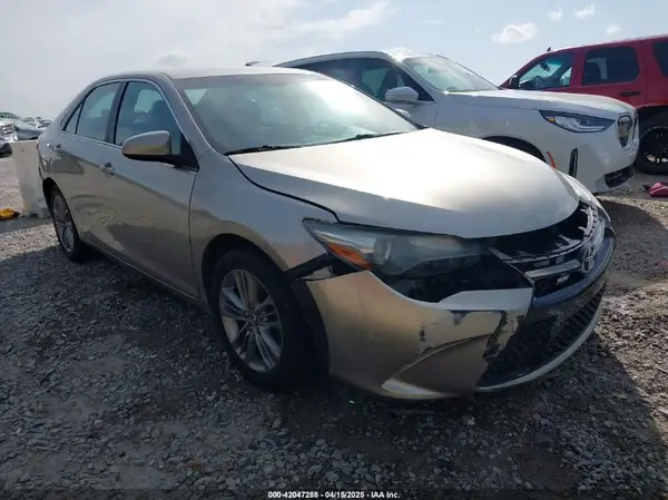 4T1BF1FK1GU218372 2016 TOYOTA CAMRY - Image 1