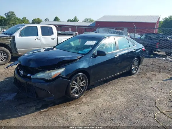 4T1BF1FK1GU218727 2016 TOYOTA CAMRY - Image 2