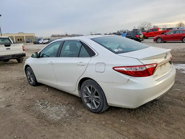 4T1BF1FK1GU221286 2016 TOYOTA CAMRY - Image 2