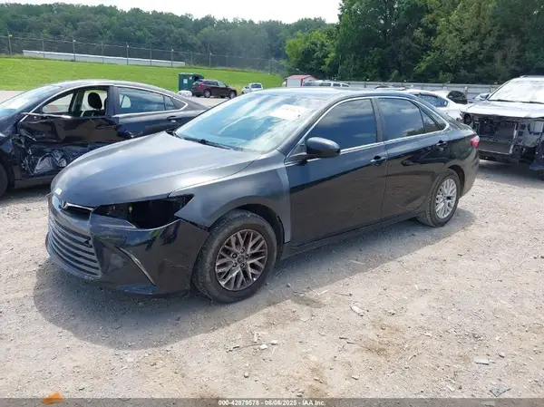4T1BF1FK1GU221854 2016 TOYOTA CAMRY - Image 2