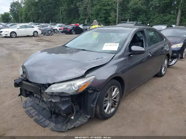 4T1BF1FK1GU223054 2016 TOYOTA CAMRY - Image 2