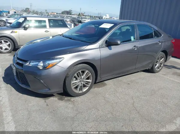 4T1BF1FK1GU223815 2016 TOYOTA CAMRY - Image 2