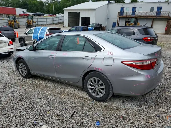 4T1BF1FK1GU224110 2016 TOYOTA CAMRY - Image 2