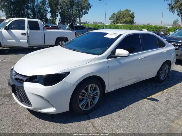 4T1BF1FK1GU225595 2016 TOYOTA CAMRY - Image 2