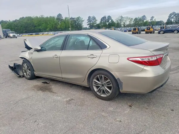 4T1BF1FK1GU226665 2016 TOYOTA CAMRY - Image 2