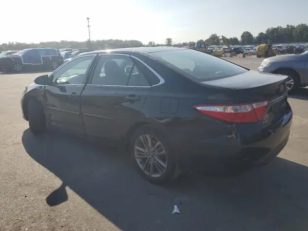 4T1BF1FK1GU227413 2016 TOYOTA CAMRY - Image 2
