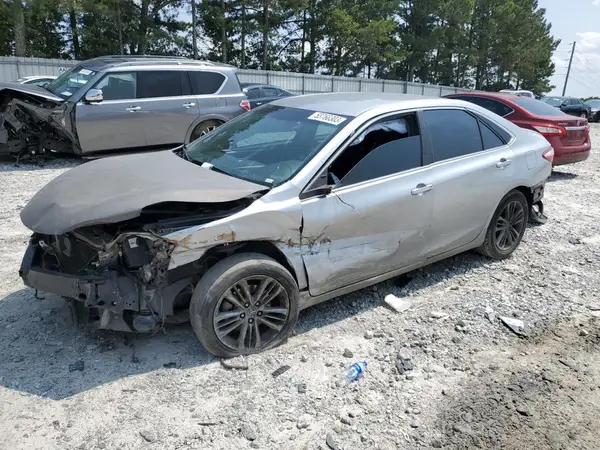 4T1BF1FK1GU227878 2016 TOYOTA CAMRY - Image 1