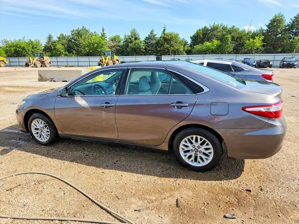 4T1BF1FK1GU228772 2016 TOYOTA CAMRY - Image 2