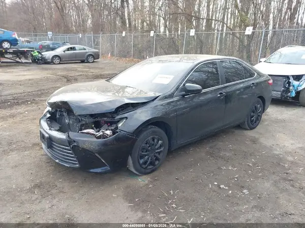 4T1BF1FK1GU229260 2016 TOYOTA CAMRY - Image 2