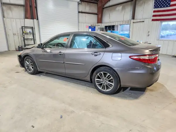 4T1BF1FK1GU230862 2016 TOYOTA CAMRY - Image 2
