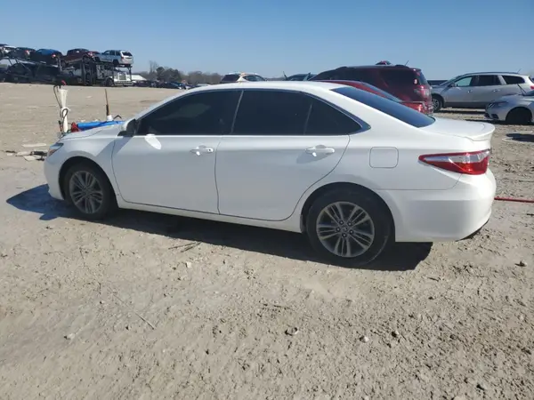 4T1BF1FK1GU231395 2016 TOYOTA CAMRY - Image 2