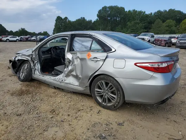 4T1BF1FK1GU231655 2016 TOYOTA CAMRY - Image 2