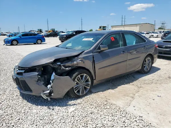 4T1BF1FK1GU232756 2016 TOYOTA CAMRY - Image 1