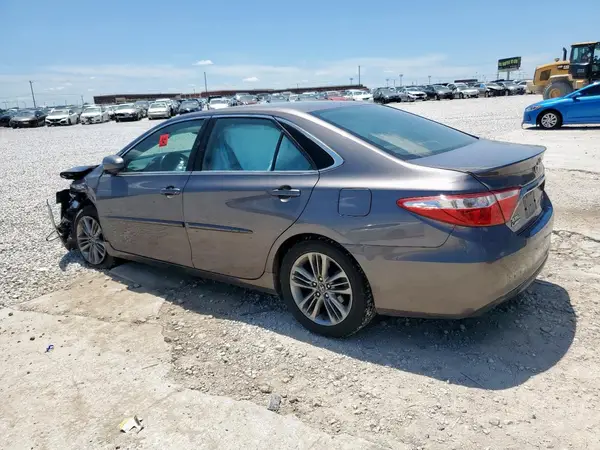 4T1BF1FK1GU232756 2016 TOYOTA CAMRY - Image 2