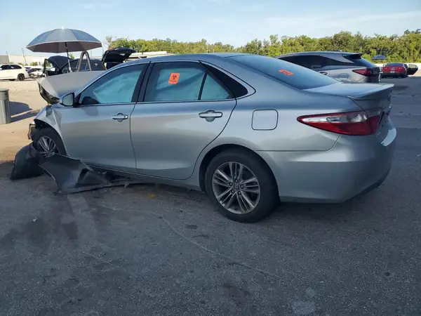4T1BF1FK1GU234393 2016 TOYOTA CAMRY - Image 2