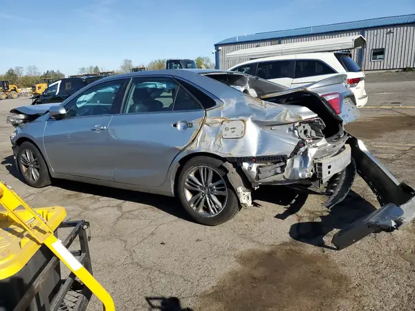 4T1BF1FK1GU235303 2016 TOYOTA CAMRY - Image 2