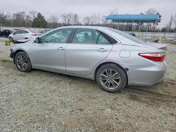 4T1BF1FK1GU235933 2016 TOYOTA CAMRY - Image 2