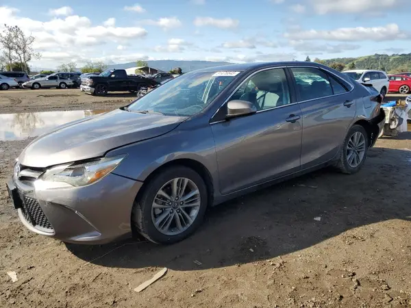 4T1BF1FK1GU236404 2016 TOYOTA CAMRY - Image 1