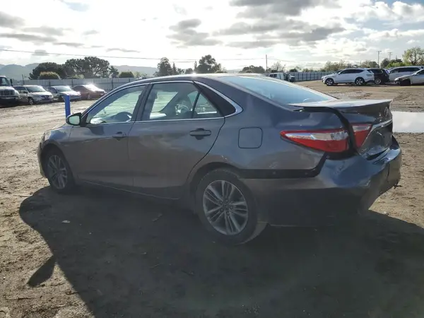 4T1BF1FK1GU236404 2016 TOYOTA CAMRY - Image 2