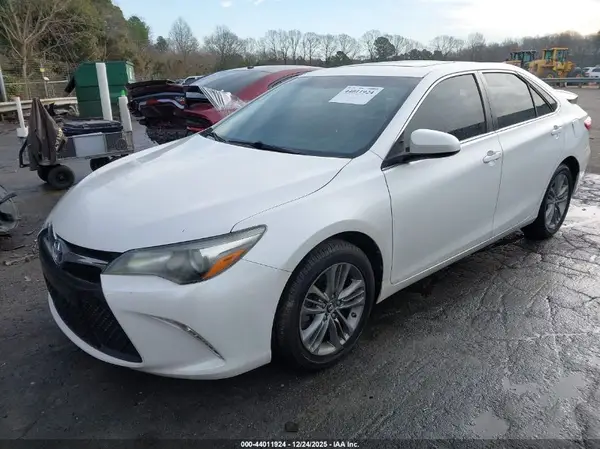 4T1BF1FK1GU236533 2016 TOYOTA CAMRY - Image 2