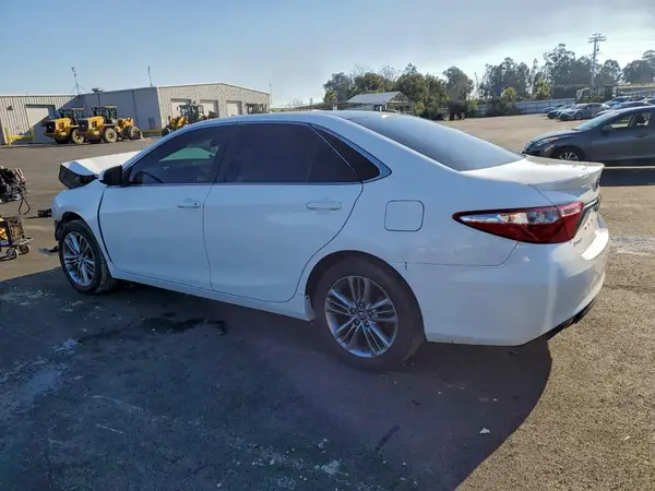 4T1BF1FK1GU238539 2016 TOYOTA CAMRY - Image 2