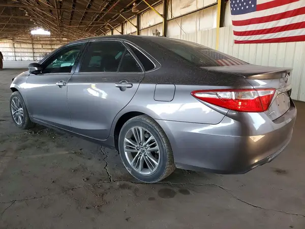 4T1BF1FK1GU238606 2016 TOYOTA CAMRY - Image 2