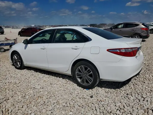 4T1BF1FK1GU241909 2016 TOYOTA CAMRY - Image 2