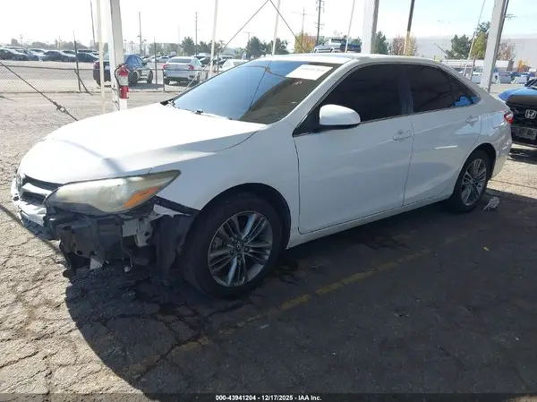 4T1BF1FK1GU243336 2016 TOYOTA CAMRY - Image 2