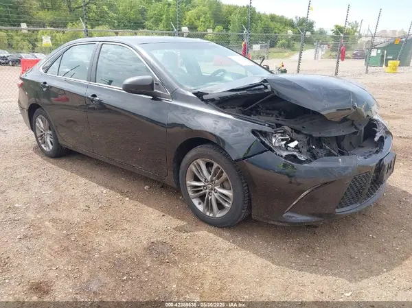 4T1BF1FK1GU243546 2016 TOYOTA CAMRY - Image 1