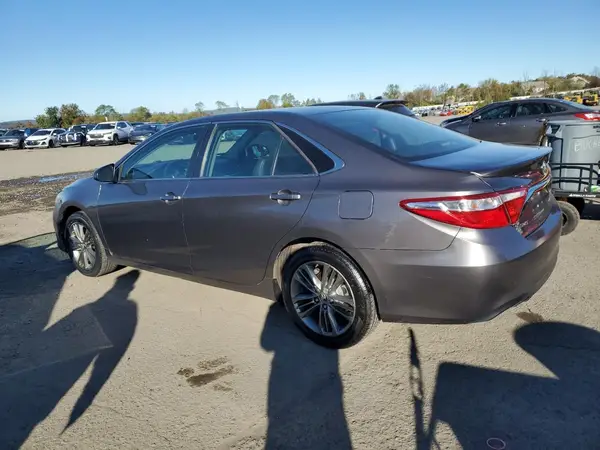 4T1BF1FK1GU243594 2016 TOYOTA CAMRY - Image 2
