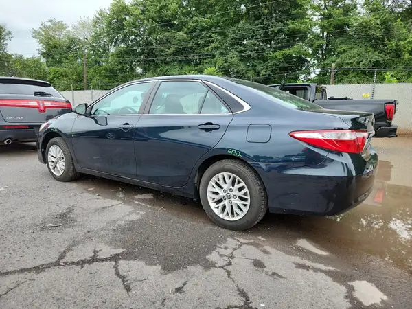 4T1BF1FK1GU244860 2016 TOYOTA CAMRY - Image 2