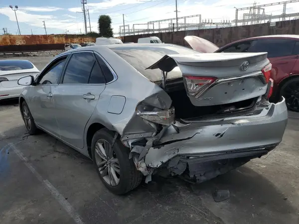 4T1BF1FK1GU245961 2016 TOYOTA CAMRY - Image 2