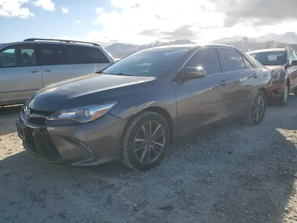 4T1BF1FK1GU246169 2016 TOYOTA CAMRY - Image 1