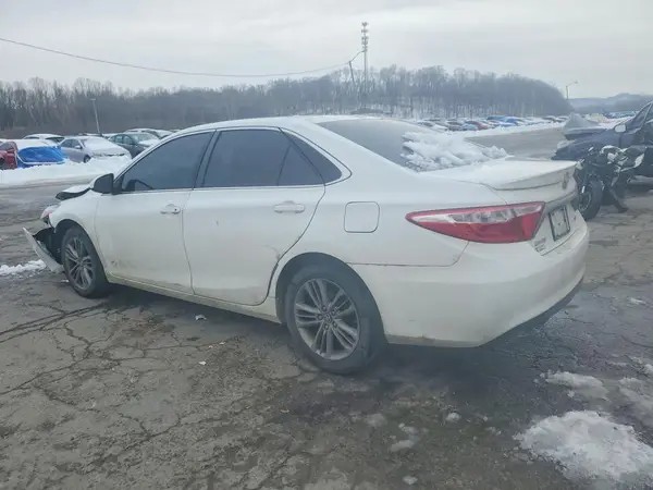 4T1BF1FK1GU250366 2016 TOYOTA CAMRY - Image 2