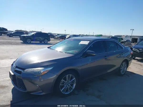 4T1BF1FK1GU251565 2016 TOYOTA CAMRY - Image 2