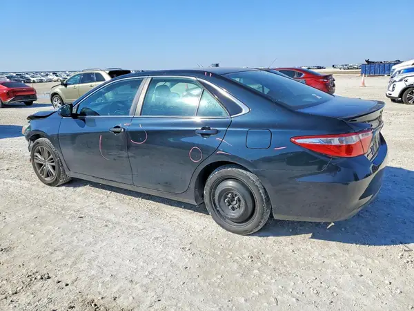 4T1BF1FK1GU252098 2016 TOYOTA CAMRY - Image 2