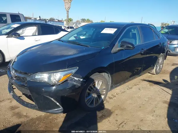 4T1BF1FK1GU254403 2016 TOYOTA CAMRY - Image 2