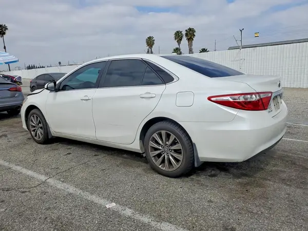 4T1BF1FK1GU254644 2016 TOYOTA CAMRY - Image 2