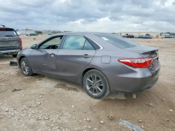 4T1BF1FK1GU257365 2016 TOYOTA CAMRY - Image 2