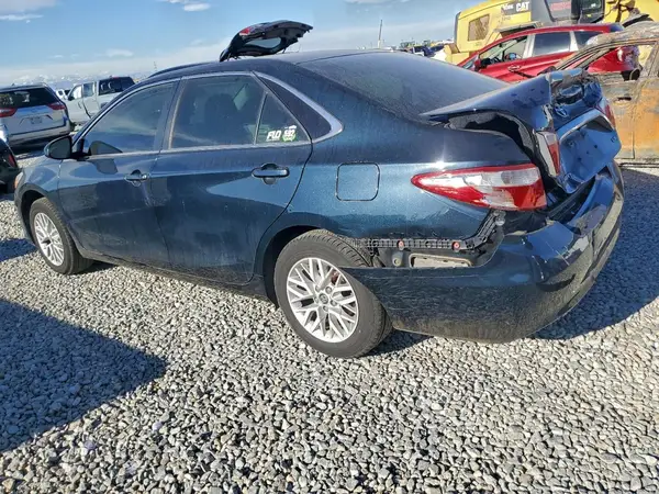 4T1BF1FK1GU258502 2016 TOYOTA CAMRY - Image 2