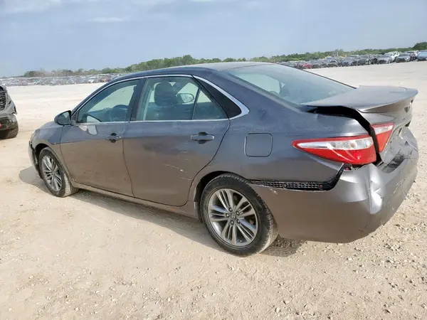 4T1BF1FK1GU258886 2016 TOYOTA CAMRY - Image 2