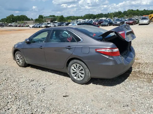 4T1BF1FK1GU261318 2016 TOYOTA CAMRY - Image 2