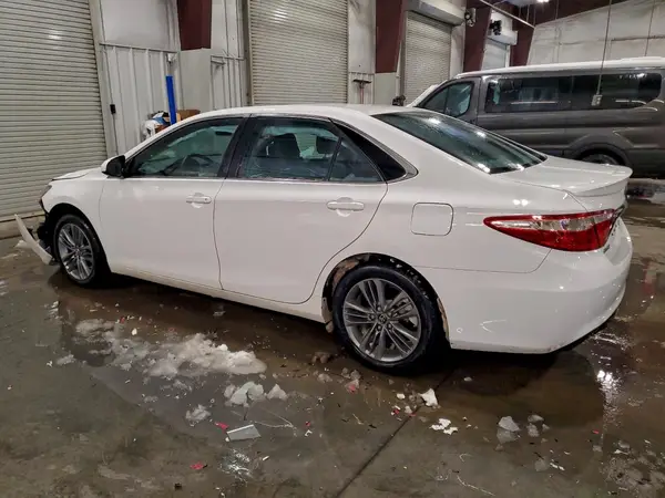 4T1BF1FK1GU267197 2016 TOYOTA CAMRY - Image 2