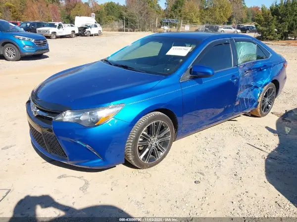 4T1BF1FK1GU500964 2016 TOYOTA CAMRY - Image 2