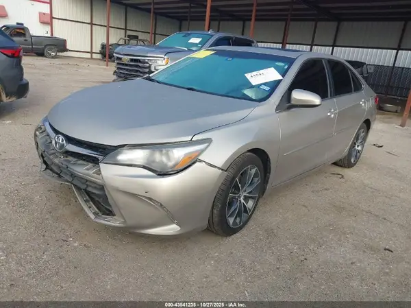 4T1BF1FK1GU501273 2016 TOYOTA CAMRY - Image 2