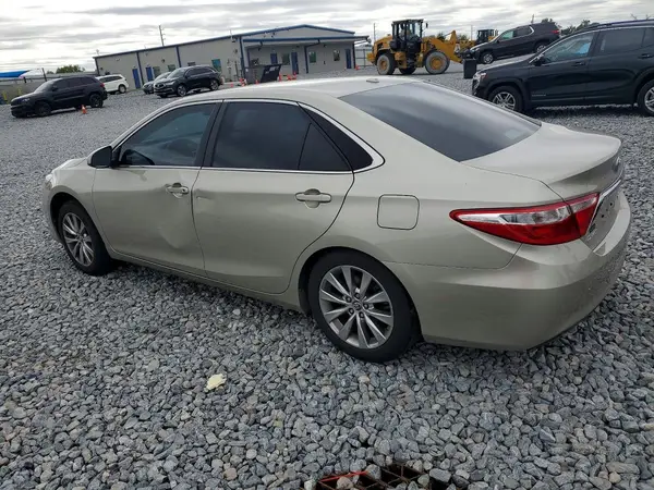 4T1BF1FK1GU501872 2016 TOYOTA CAMRY - Image 2