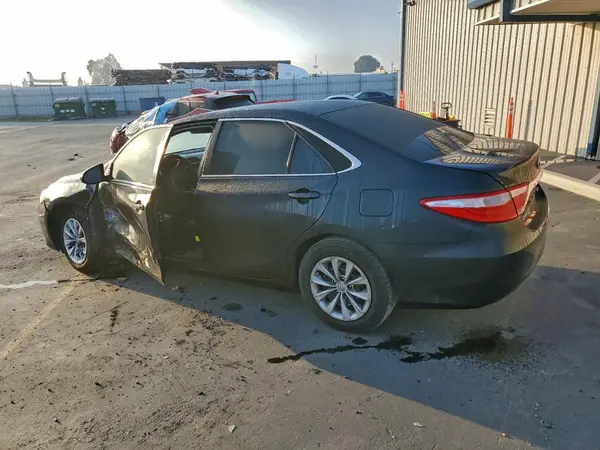 4T1BF1FK1GU504559 2016 TOYOTA CAMRY - Image 2