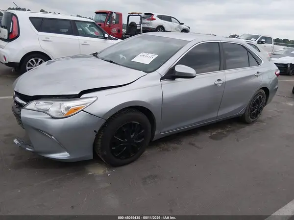 4T1BF1FK1GU504707 2016 TOYOTA CAMRY - Image 2